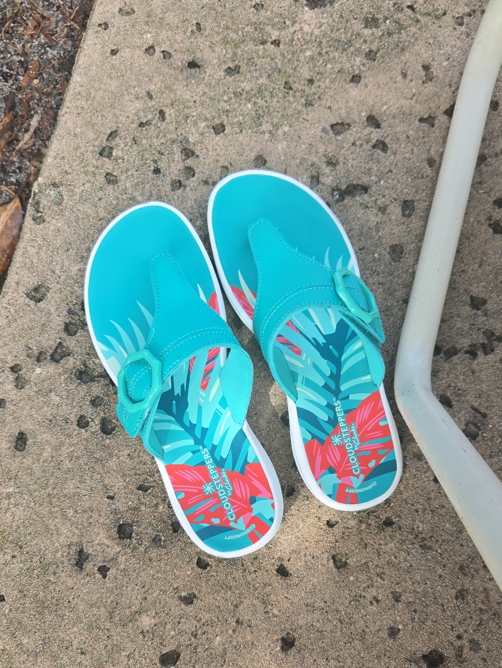 Cloudsteppers by Clarks Turquoise Tropical Print Women's Sandals